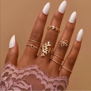 8 Piece Gold Ring Set 💛